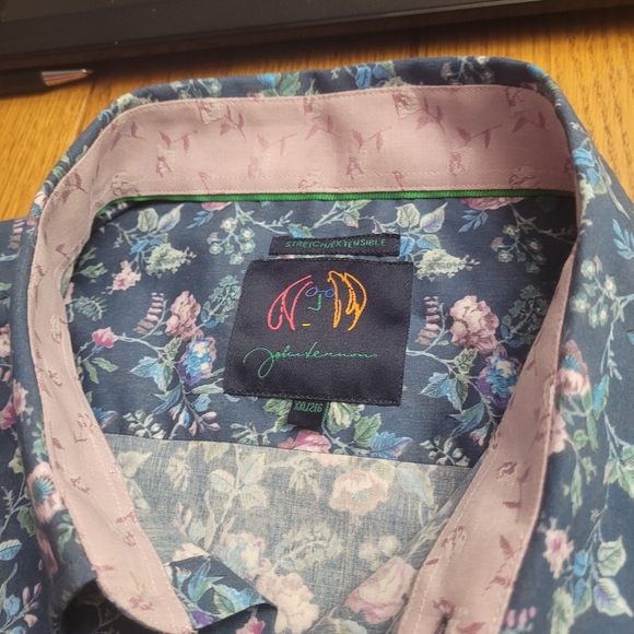 Man's Shirt - Picture 2 of 7